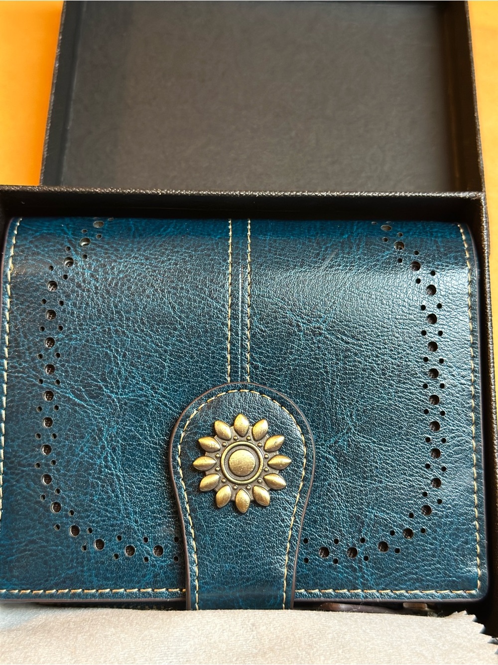 NEW Teal Sunburst Snap Wallet Lavemi RFID Blocking Cash Coin Zipper Pocket